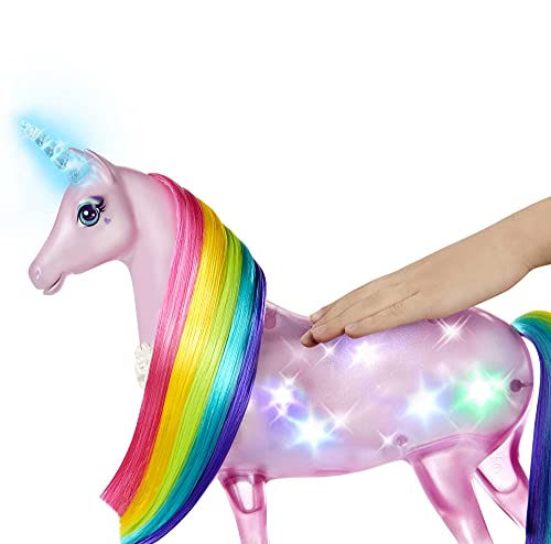Barbie - Dreamptopia Muñeca con pelo rosa y su unicornio luces mágicas (Mattel GWM78),Embalaje sostenible