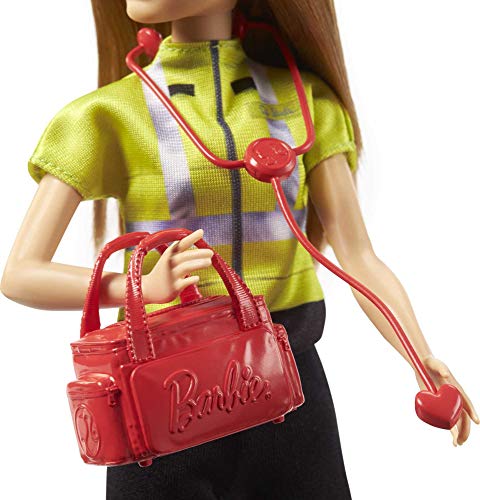 Barbie Quiero Ser Paramédica, muñeca profesiones médico con accesorios de juguete (Mattel GYT28)