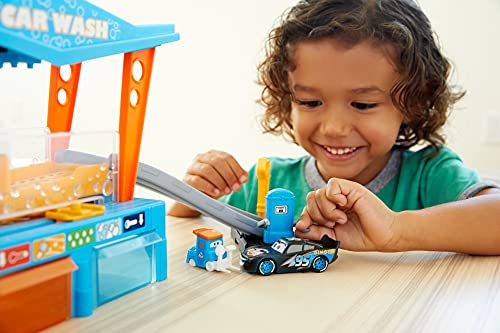 Cars Autolavado Dinoco, incluye dos coches de juguete, vehículo cambia de color (Mattel GTK91)