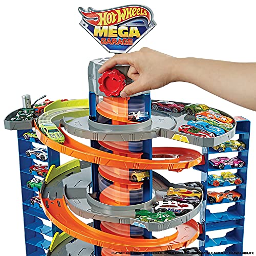 Hot Wheels Mega Garaje Pista de coches de juguete, almacena + de 60 vehículos, incluye 1 vehículo die-cast (Mattel GTT95)