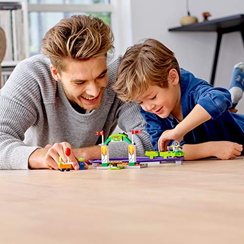 LEGO 4+ Toy Story 4: Alegre Tren de la Feria, Juguete de Construcción de Disney Pixar, Atracción con Minifigura de Buzz Lightyear (10771)