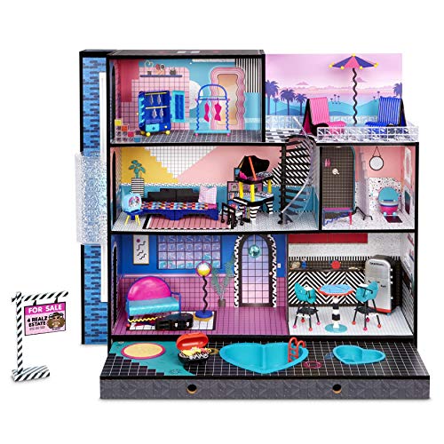 LOL Surprise OMG Casa de Muñecas de Madera Real con Muñeca, Muebles y Más de 85 Sorpresas. 6 Habitaciones: Dormitorio, Baño, Piscina, Ascensor, Cocina, Armario ¡y Más! 91x91cm. Edad: 3+ Años