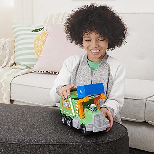 PAW Patrol Rocky's Reuse It Deluxe Truck con Figura Coleccionable y 3 Herramientas, para niños de 3 años en adelante
