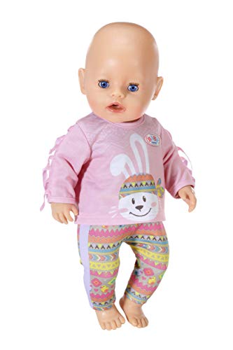 BABY born Conjunto de 43 cm, Camiseta con Conejito, Para Manos pequeñas, Promueve la Empatía y Las Habilidades Sociales, Edad 3+ años, Incluye Camiseta, Pantalones y Percha