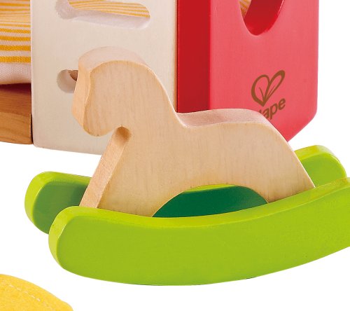 Hape Dormitorio Niños de Madera, Habitación Infantil con Muchos Detalles para Casa de Muñecas Conjunto de Muebles que Incluye Literas, Mesa, Sillas y Cohete Espacial