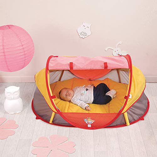 LUDI - Tienda de campaña Plegable Color Rojo, Cama supletoria, Apertura Pop-up, Almacenamiento Compacto, Ligera: Menos de 2 kg, mosquitera y Filtro Anti Rayos UV, Desde el Nacimiento, 90018, Blanco