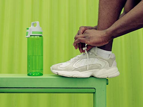 SIGG Total Color Green Botella cantimplora (0.6 L), botella hermética sin sustancias nocivas, botella resistente y ligera de plástico tritán