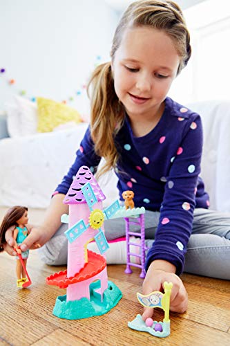 Barbie Muñeca Chelsea con mini golf, accesorios muñeca (Mattel FRL85)