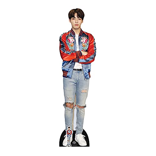 STAR CUTOUTS Cardboard CS749 Lifesize Standee con recorte de escritorio gratuito de Jeon Jung-Kook (Jungkook) Red Jacket Bangtan Boys, Multicolor