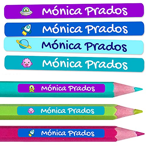 50 Pegatinas Personalizadas con Nombre para material escolar. Etiquetas adhesivas mini de colores. Vinilo adhesivo identificativo impermeable para bolis y lápices. Tamaño 4,6 x 0,6 cm