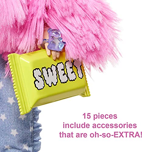 Barbie Muñeca Extra 3 con Un Mullido Abrigo De Peluche Rosa, Una Mascota Mezcla De Unicornio Y Cerdito + Extra Muñeca Articulada con Pelo Azul Rizado, Accesorios De Moda Y Mascotas (Mattel Grn30)