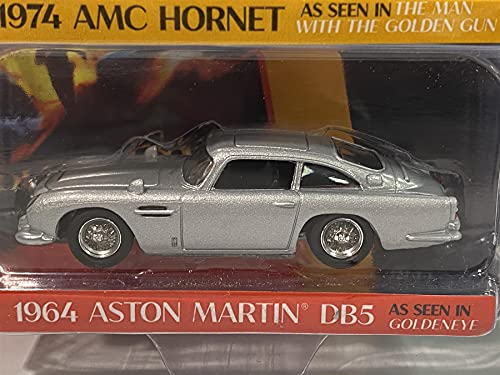 1974 AMC Hornet Red y 1964 Aston Martin DB5 (RHD) Plata (James Bond 007) Juego de 2 coches 1/64 modelos de coches fundidos por Johnny Lightning JLPK011-BOND