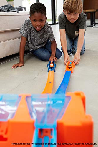 Hot Wheels - Track Buider Caja de Acrobacias Deluxe (Mattel GGP93) + Wheels - Pack De 20 Vehículos con Embalaje de Cartón, Coches de Juguete (Modelos Surtidos) (Mattel DXY59)