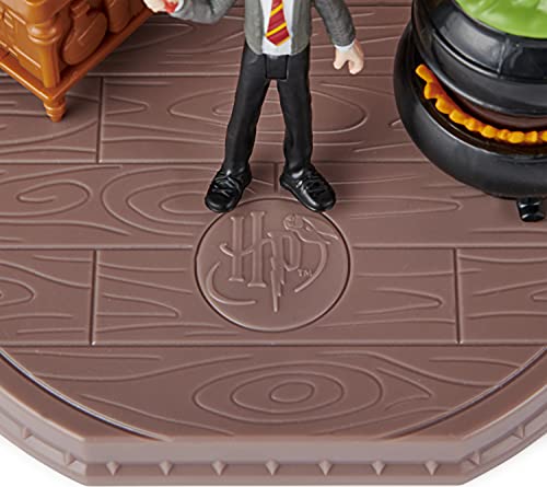 SpinMaster Wizarding World, Magical Minis Potions Classroom con Figura Exclusiva de Harry Potter y Accesorios, Juguetes para niños y niñas a Partir de 5 años